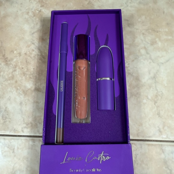 Beauty Creations x Louie Castro “Fuego” Lip Kit in Bold Purple - Picture 4 of 5